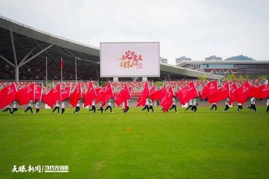 一天，神秘外星人莫扎特意外出现，从此，莫扎特帮助任小天开启了和爸爸“斗智斗勇”的生活